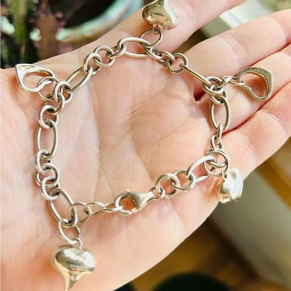 Tiffany & Co 💯% Auth Elsa Peretti Heart Charm Bracelet w/Box ✨925 Sterling ✨EUC